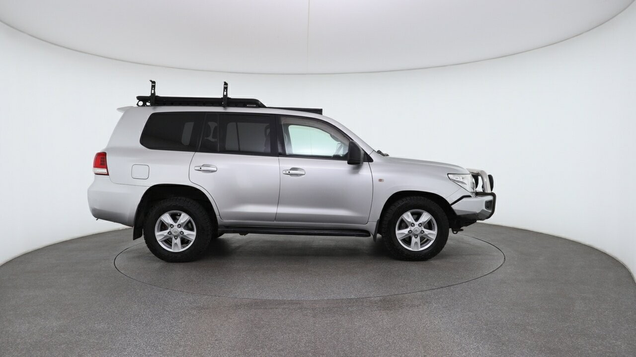Toyota Landcruiser image 3