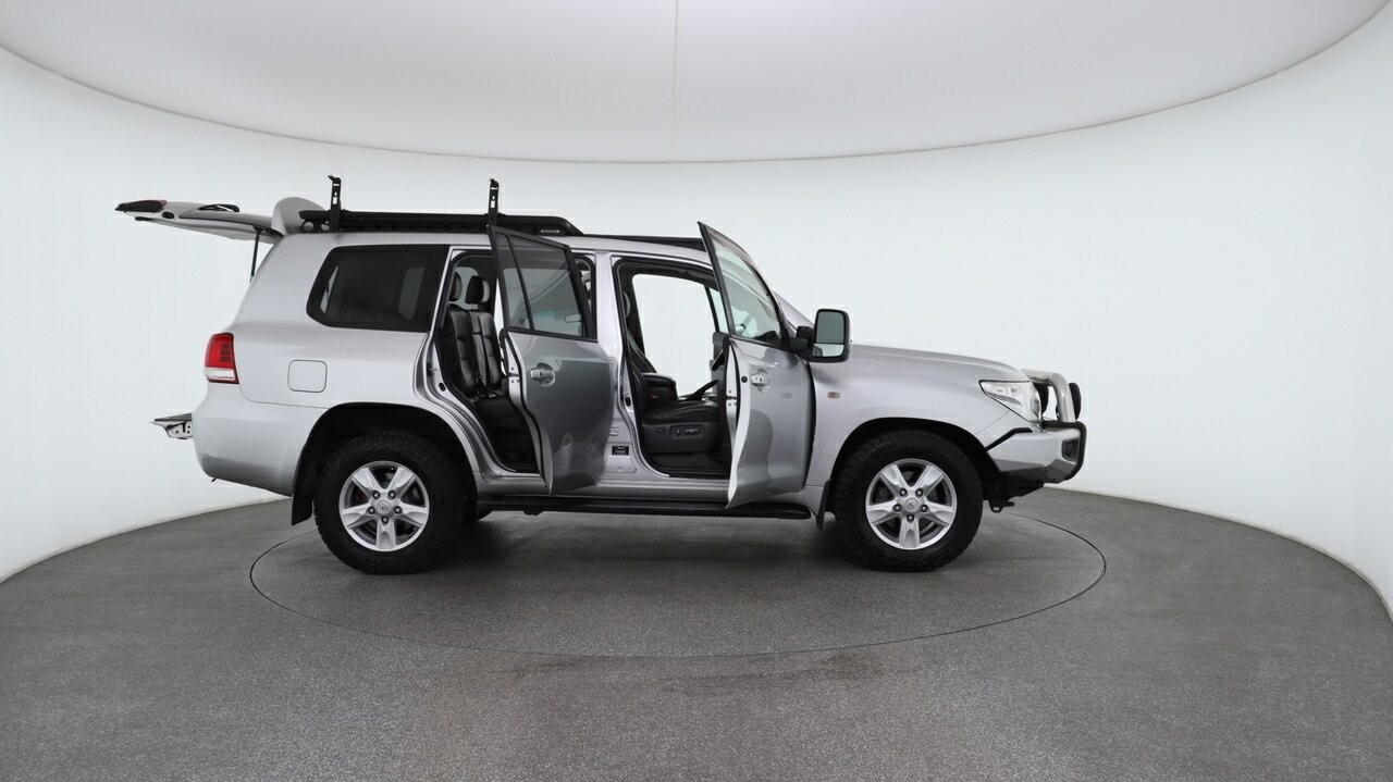 Toyota Landcruiser image 4