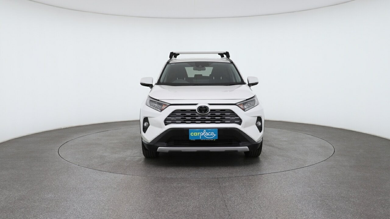 Toyota Rav4 image 2