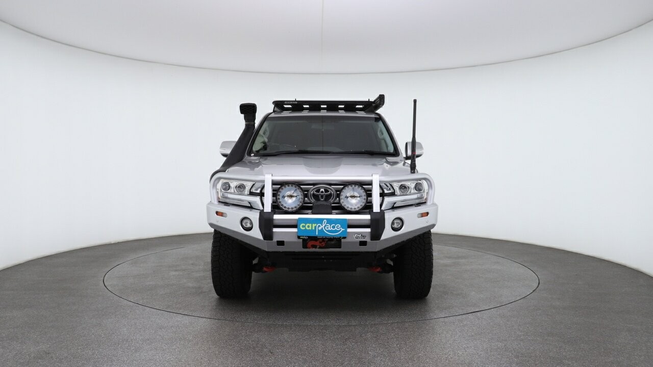 Toyota Landcruiser image 2