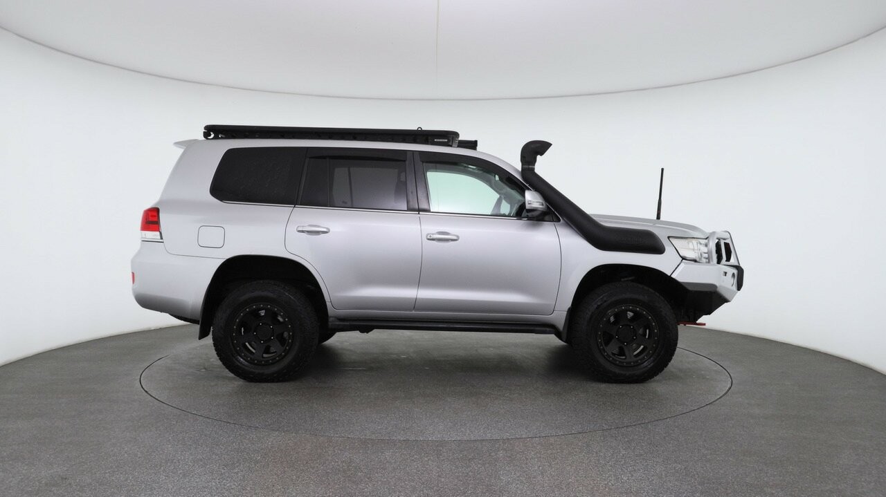 Toyota Landcruiser image 3