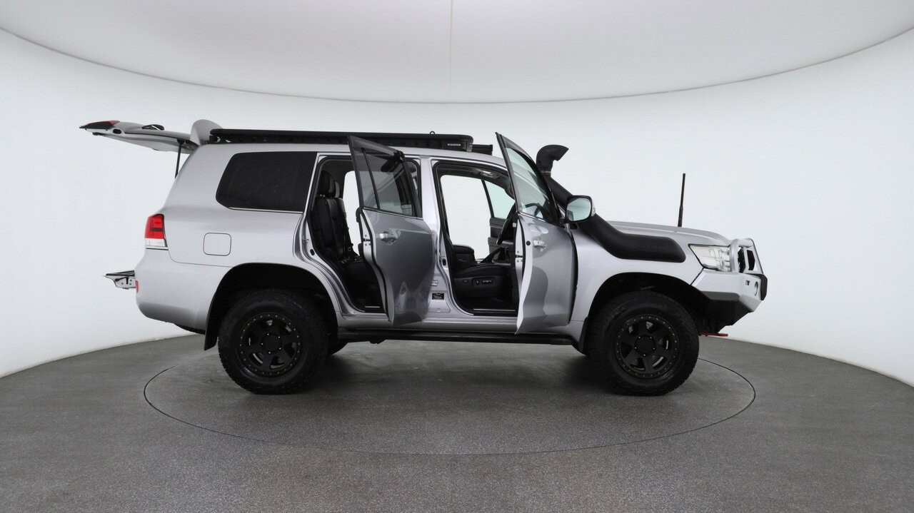 Toyota Landcruiser image 4