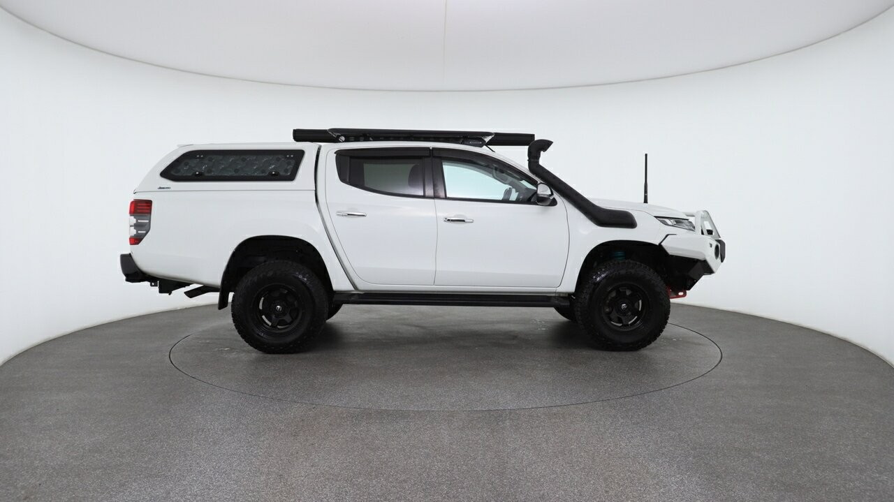Mitsubishi Triton image 3