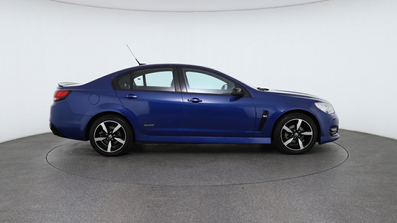 Holden Commodore image 3