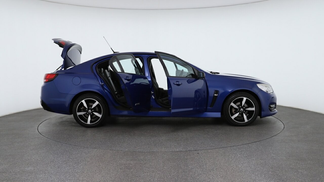 Holden Commodore image 4
