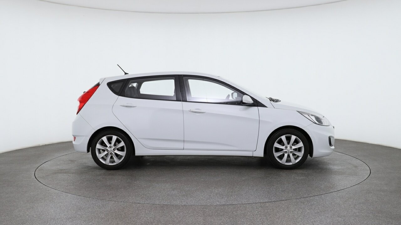 Hyundai Accent image 3