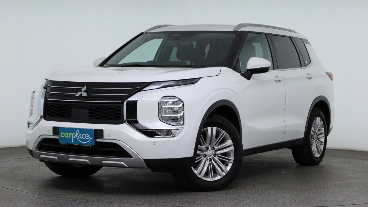 Mitsubishi Outlander image 1
