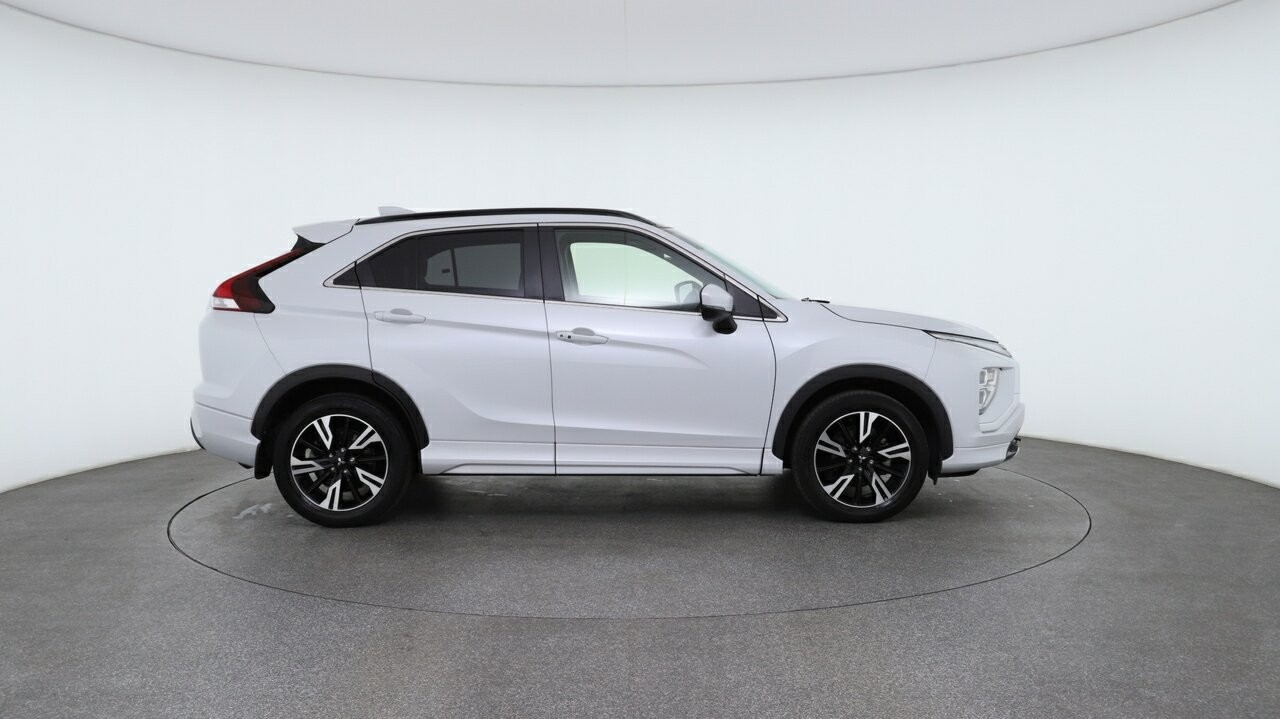 Mitsubishi Eclipse Cross image 3