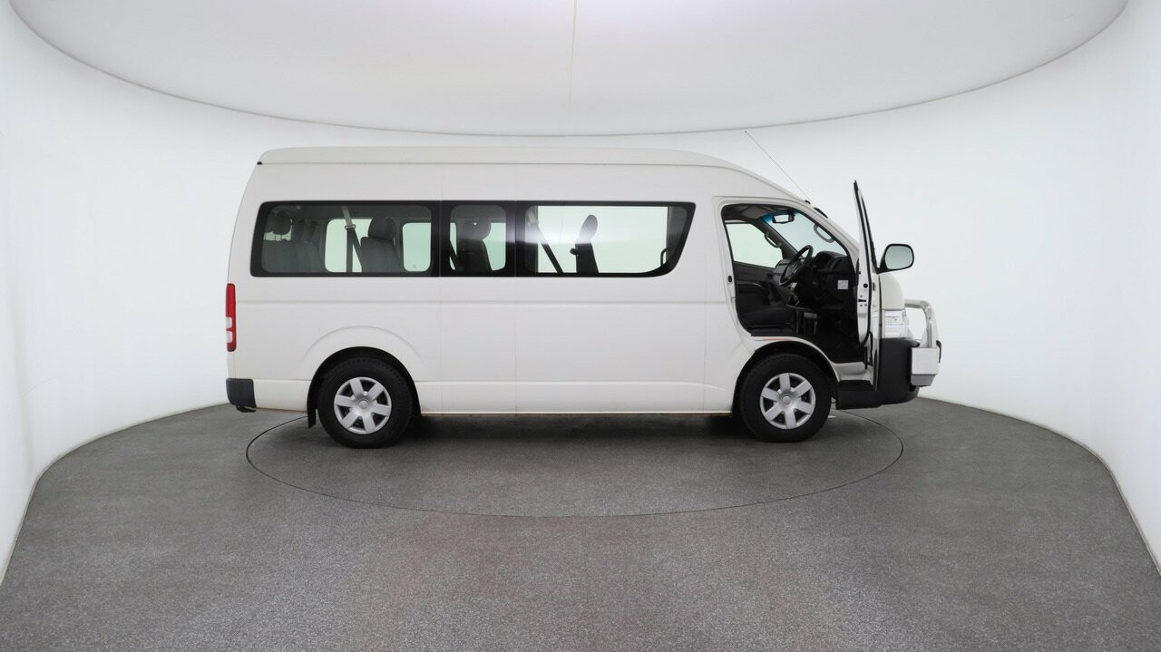Toyota Hiace image 4