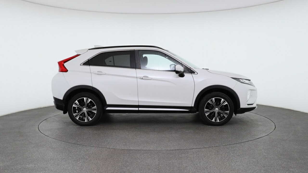 Mitsubishi Eclipse Cross image 3
