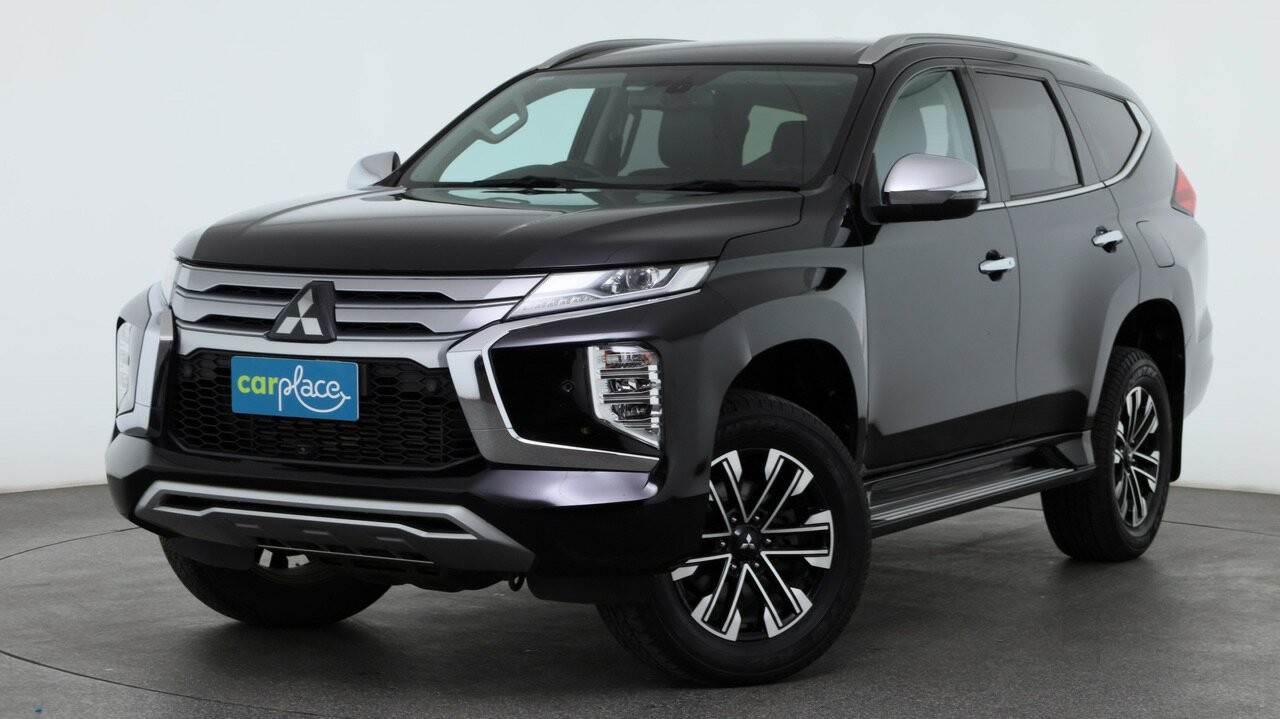 Mitsubishi Pajero Sport image 1