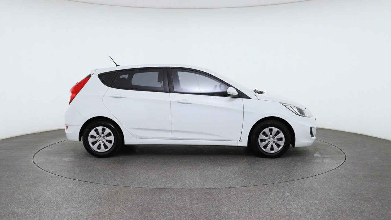 Hyundai Accent image 3