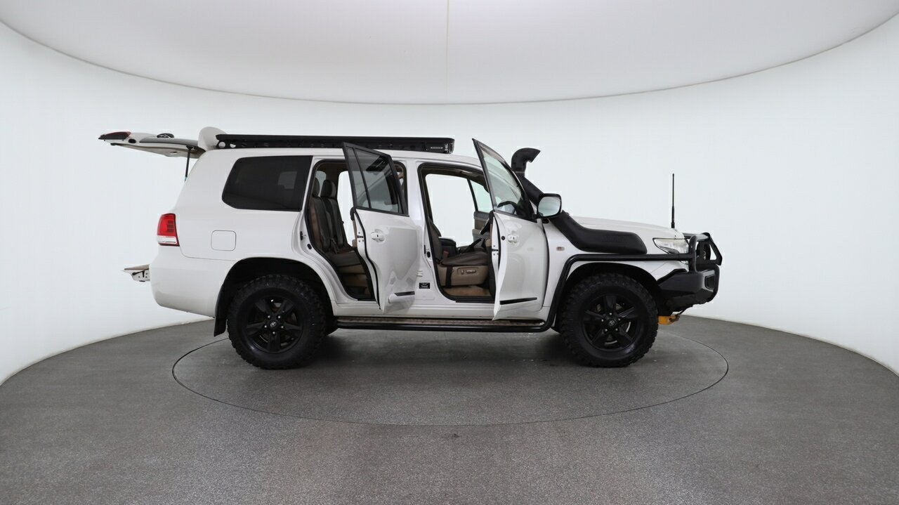Toyota Landcruiser image 4