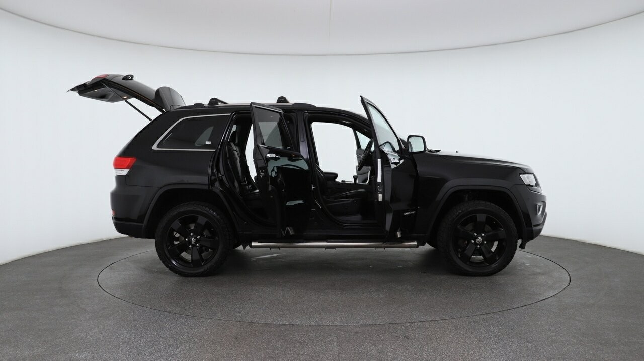Jeep Grand Cherokee image 4