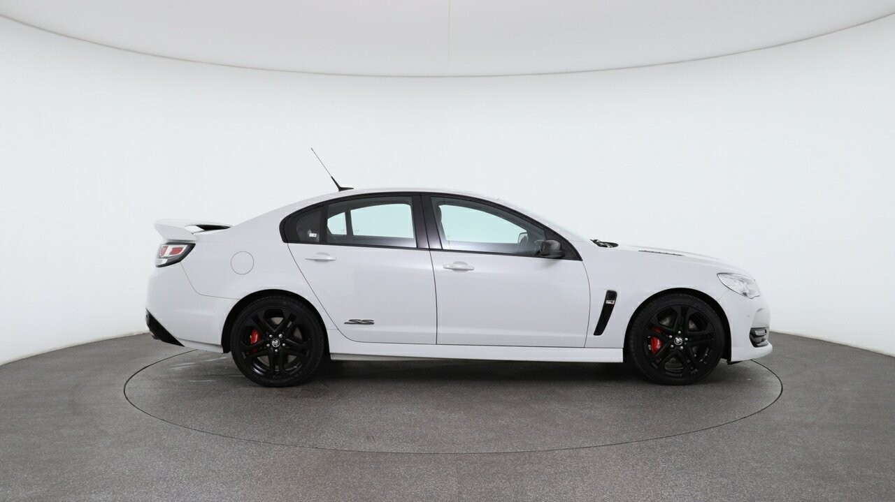 Holden Commodore image 3