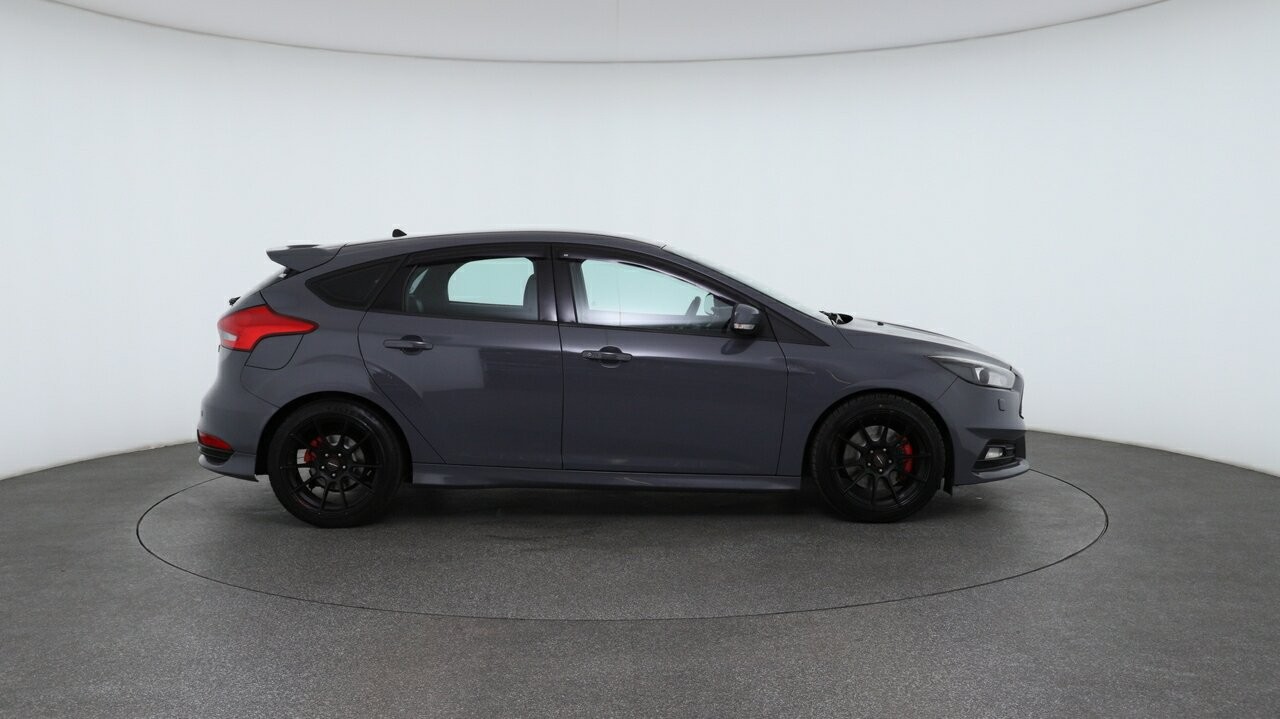 Ford Focus image 3