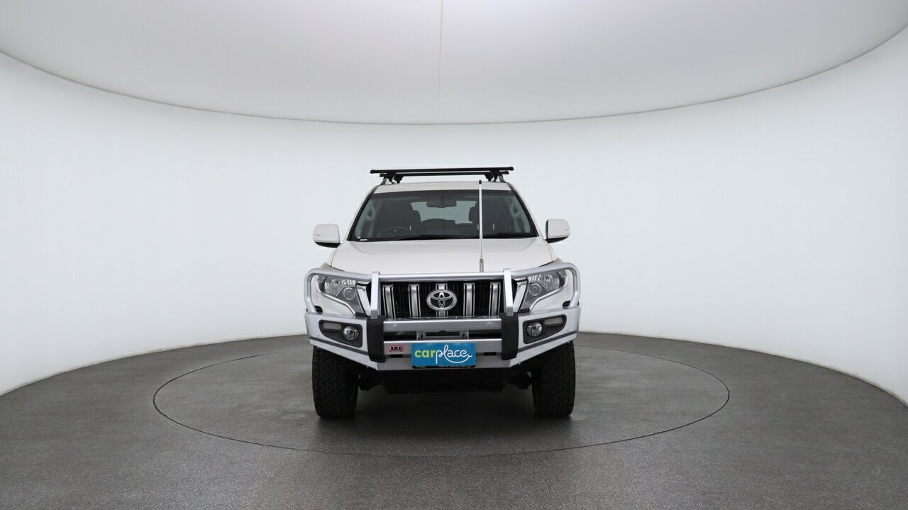 Toyota Landcruiser Prado image 2