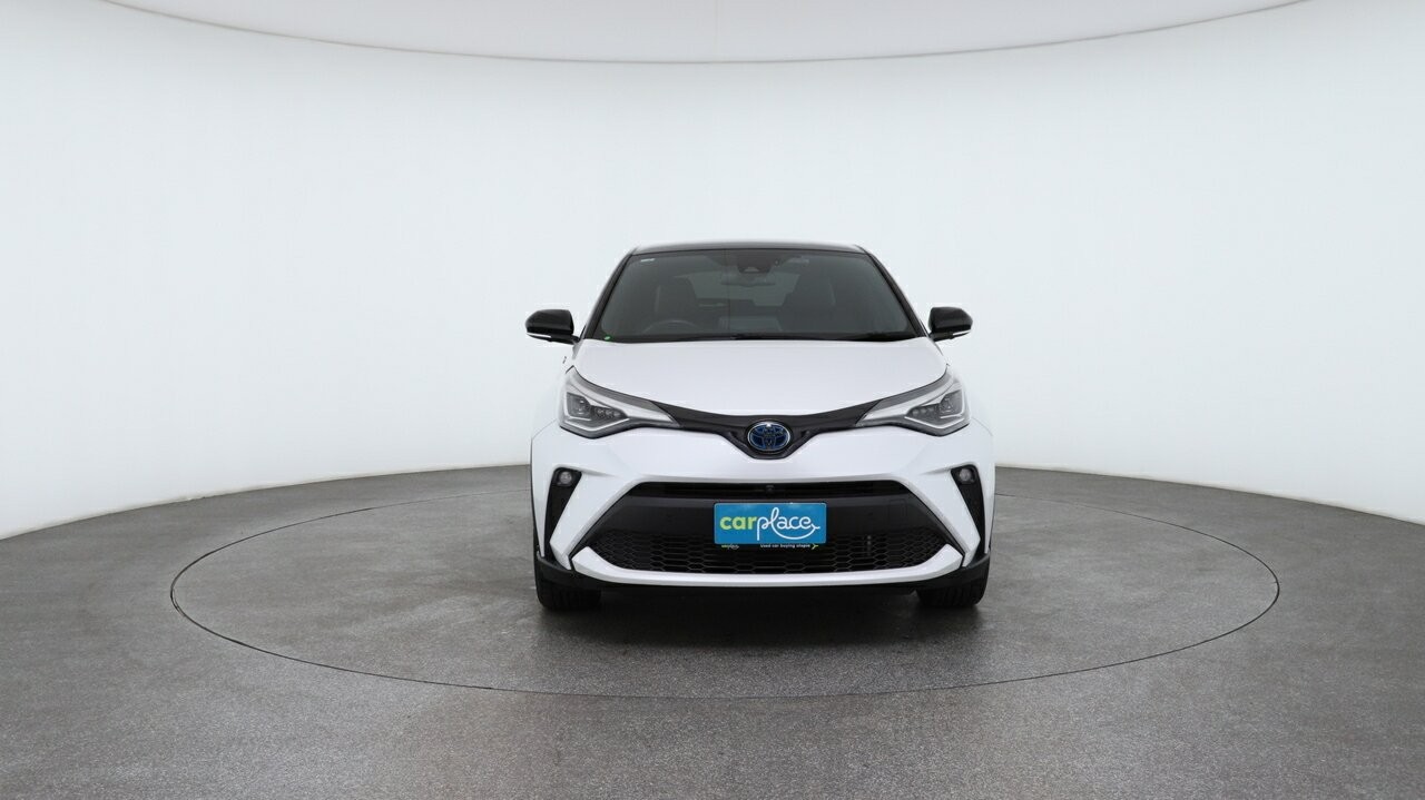 Toyota C-hr image 2
