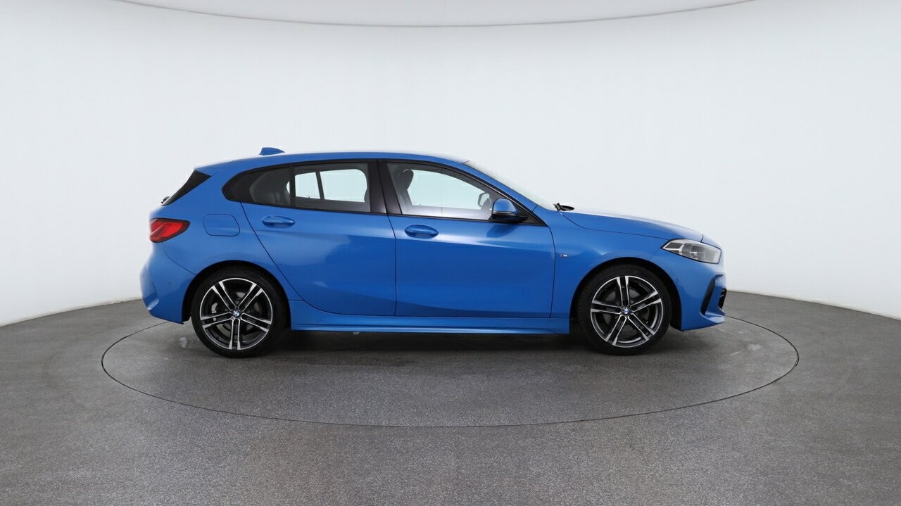 BMW 1 Series image 3