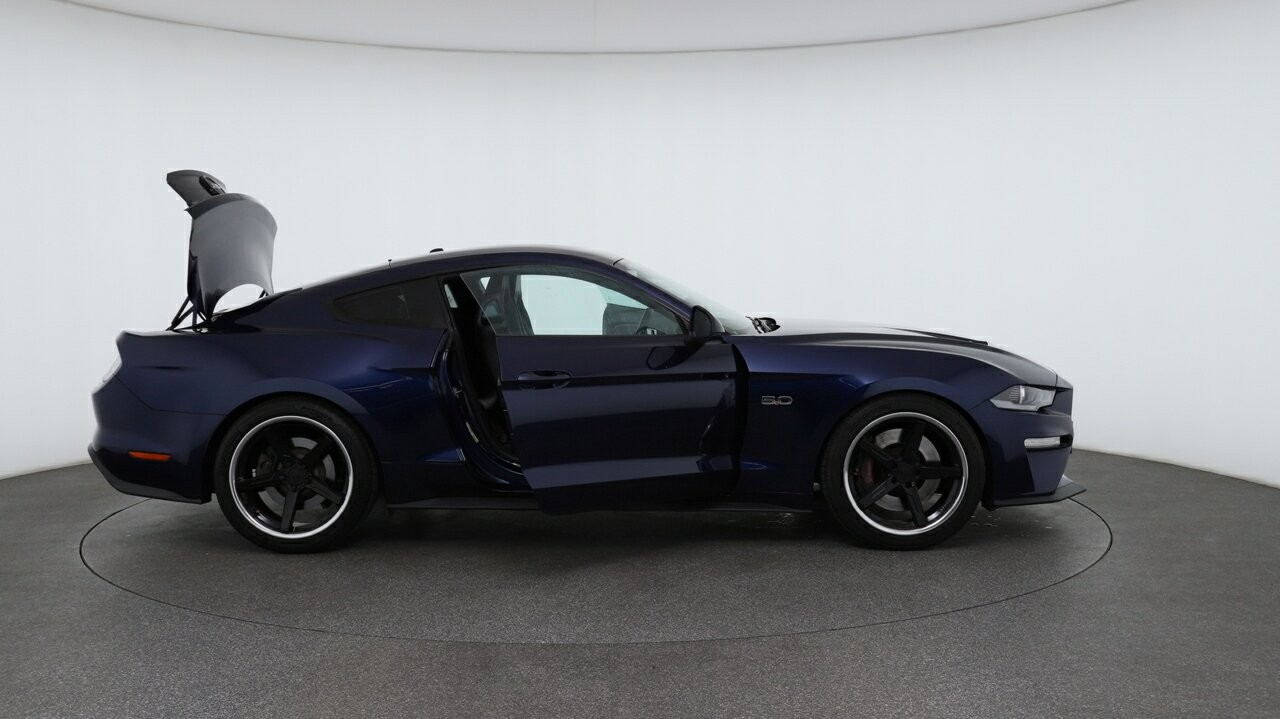 Ford Mustang image 4