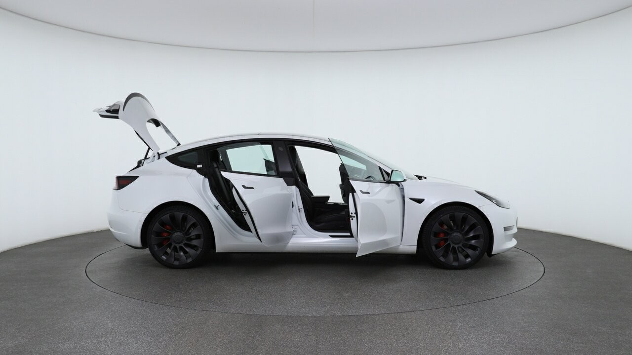 Tesla Model 3 image 4