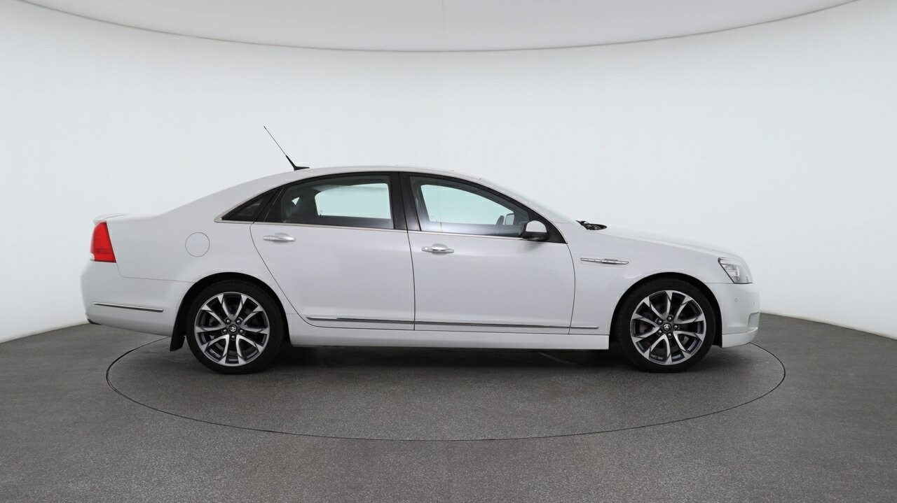 Holden Caprice image 3