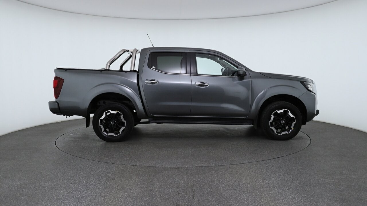 Nissan Navara image 3