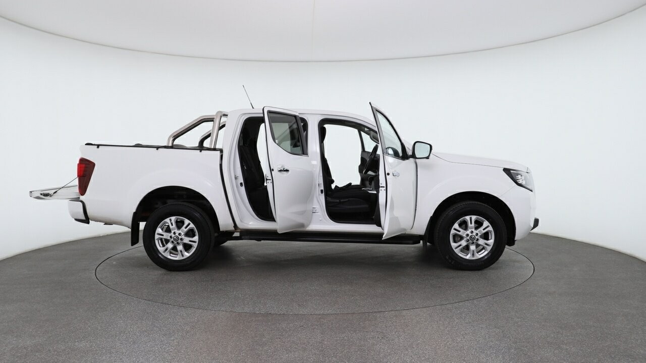 Nissan Navara image 4