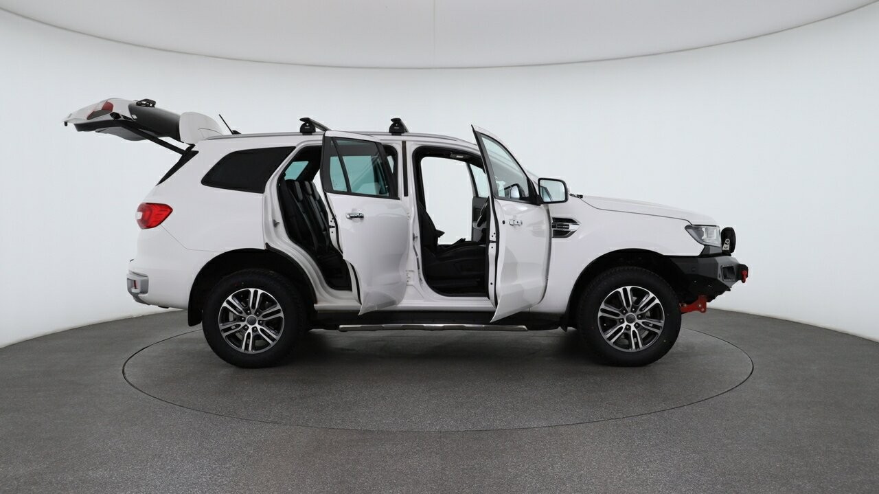Ford Everest image 4
