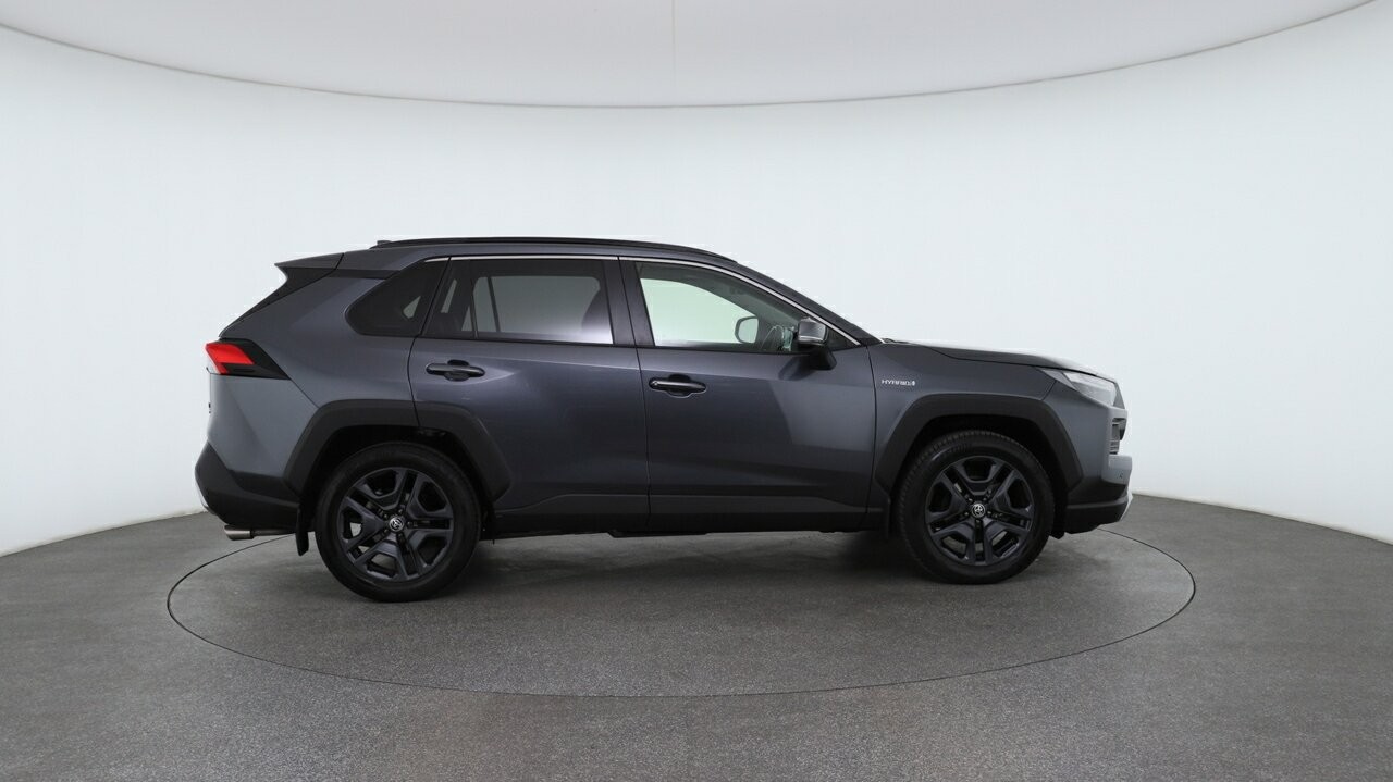 Toyota Rav4 image 3
