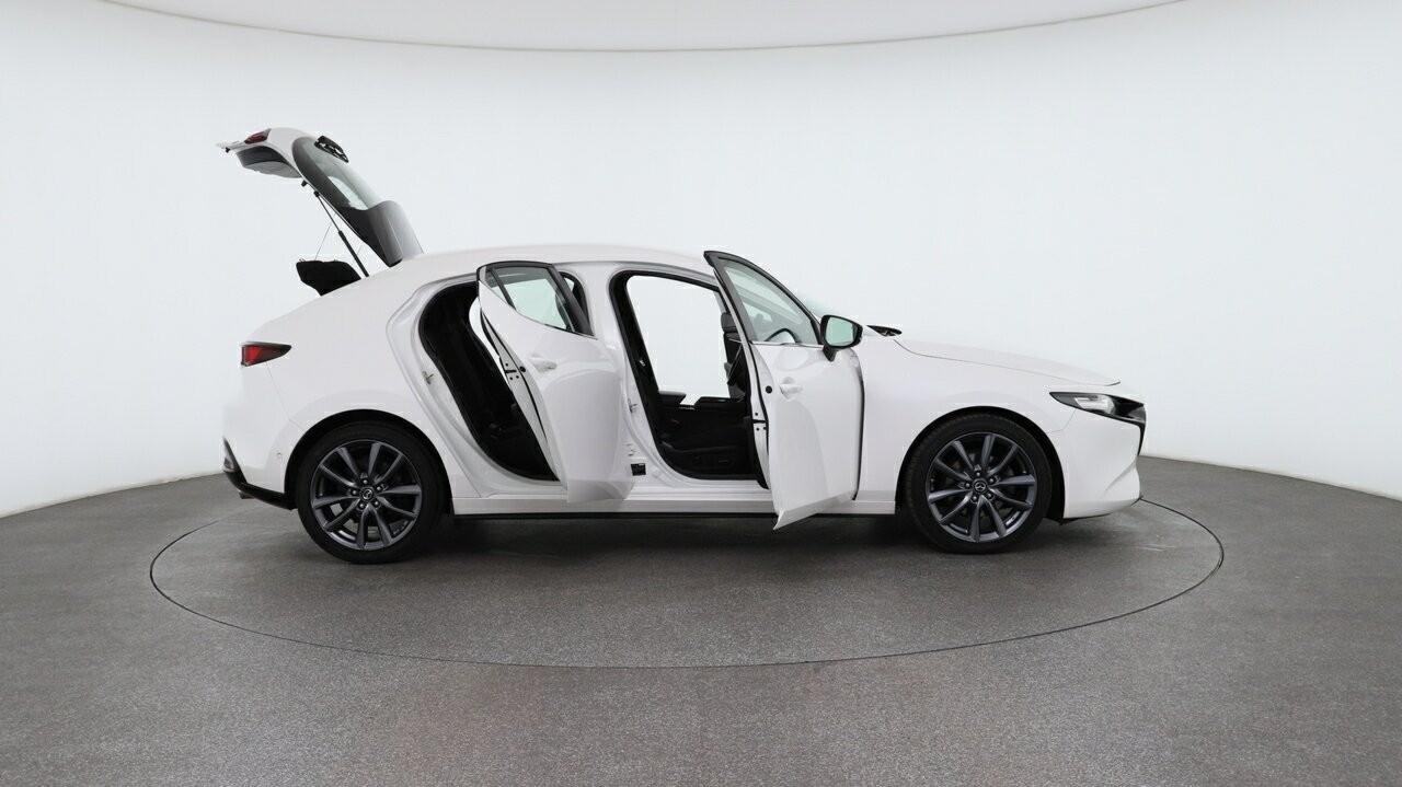 Mazda 3 image 4