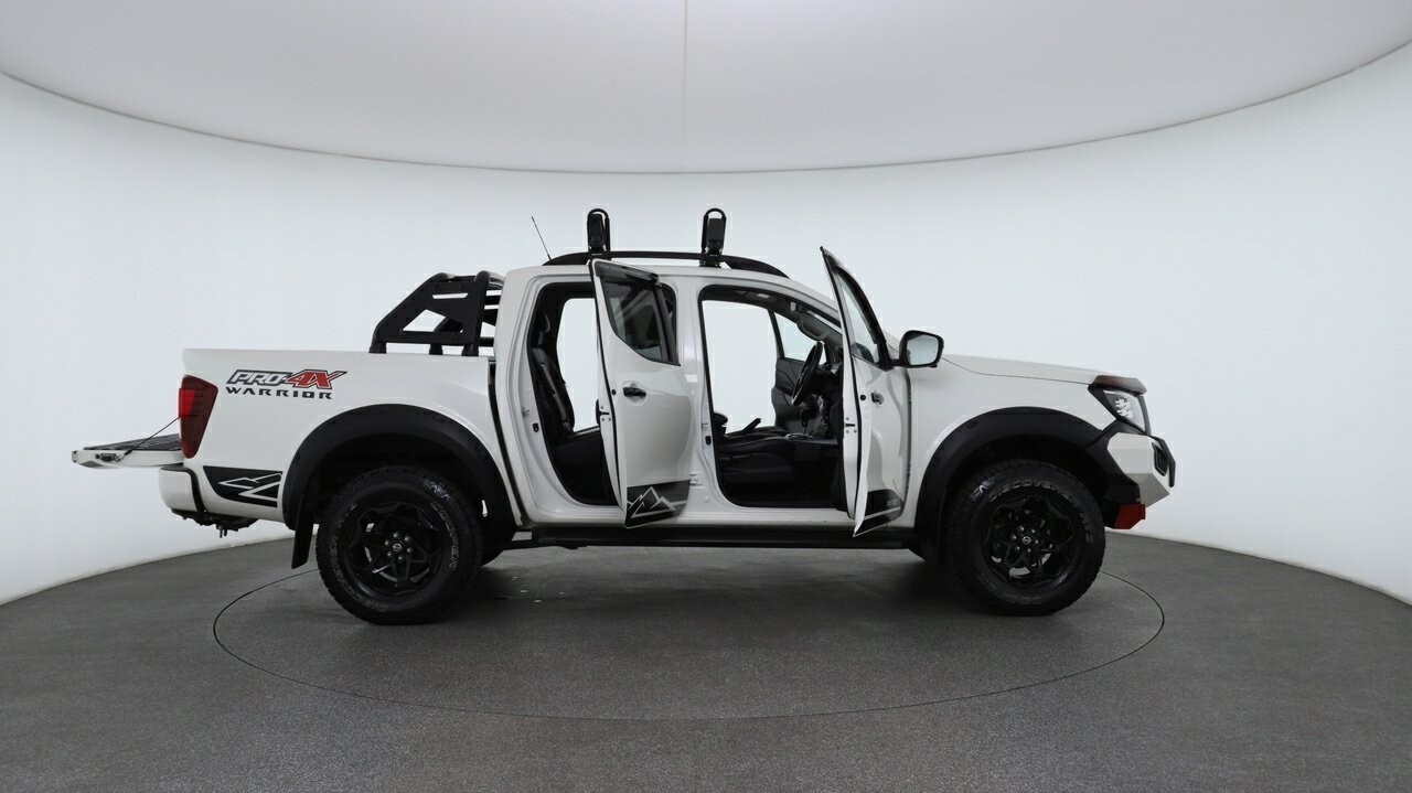 Nissan Navara image 4