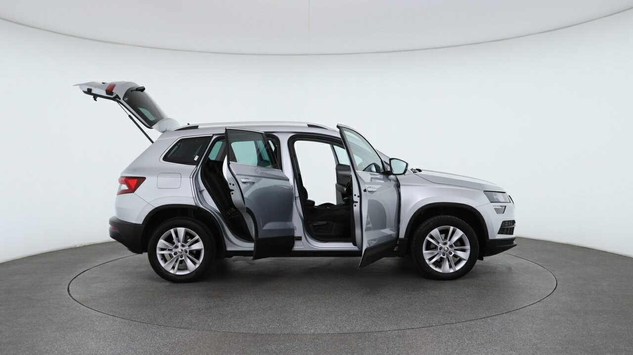 Skoda Karoq image 4