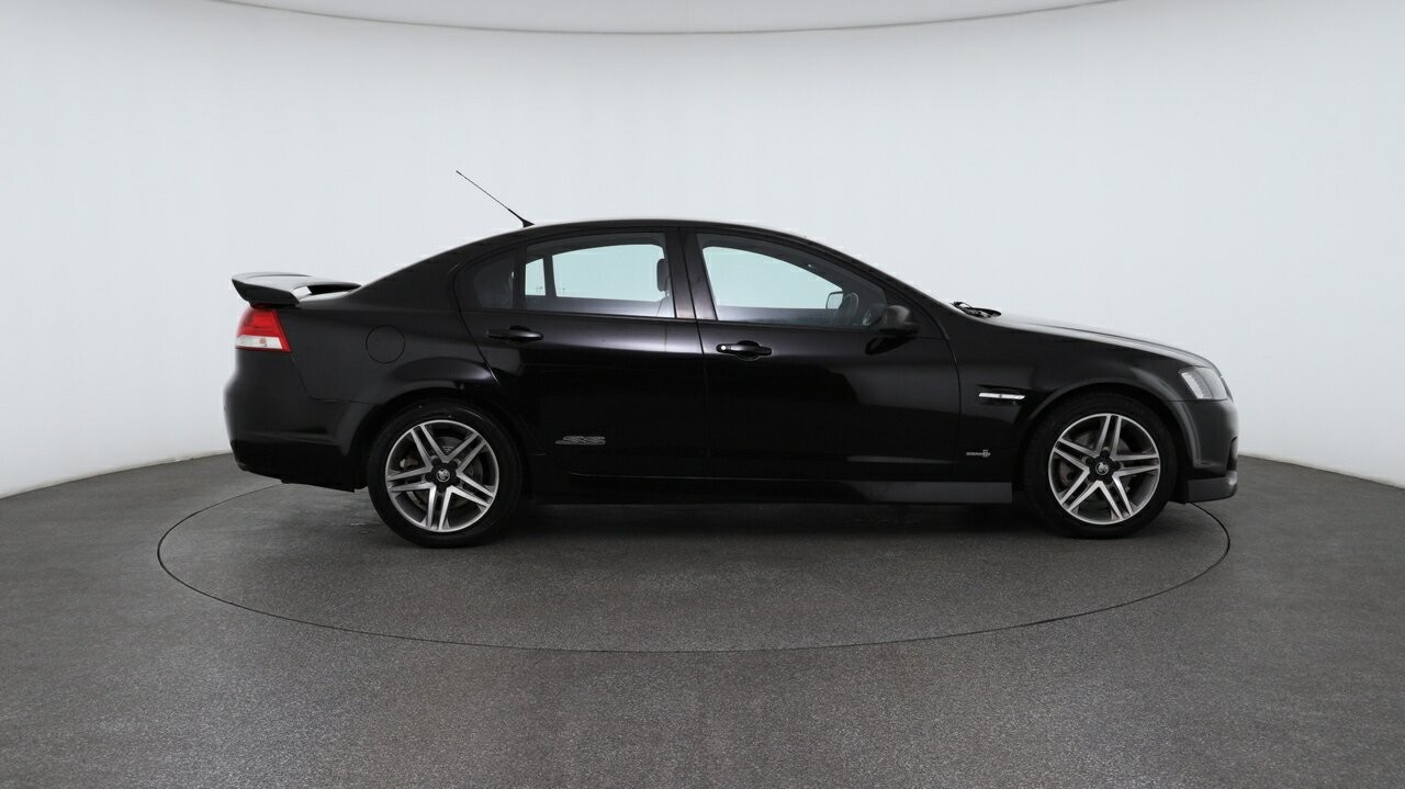 Holden Commodore image 3