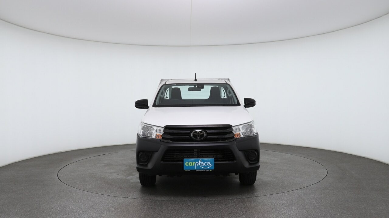 Toyota Hilux image 2