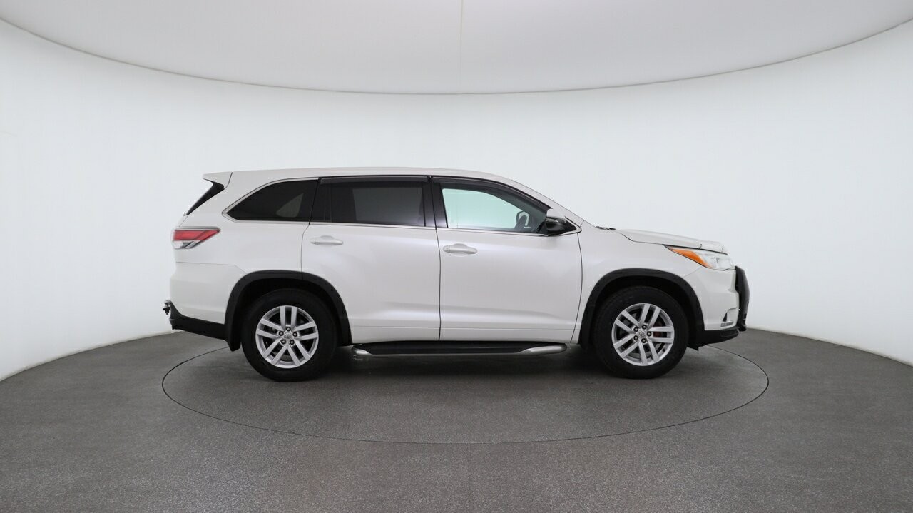 Toyota Kluger image 3