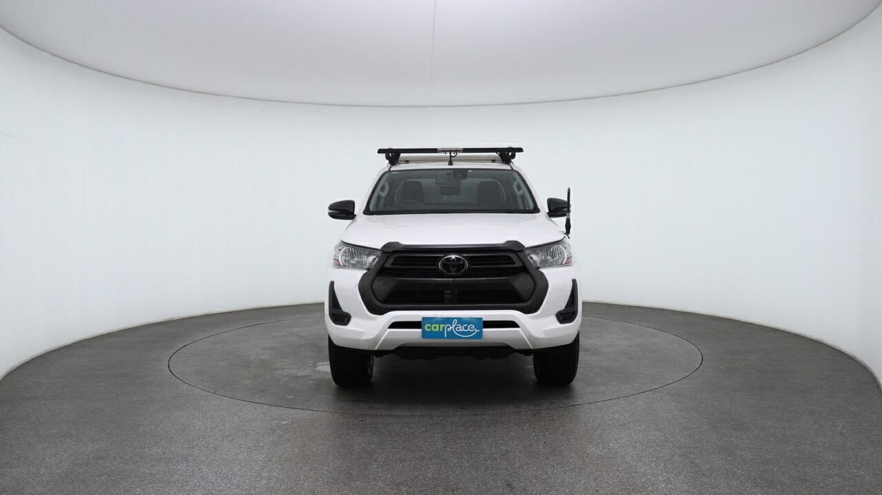 Toyota Hilux image 2
