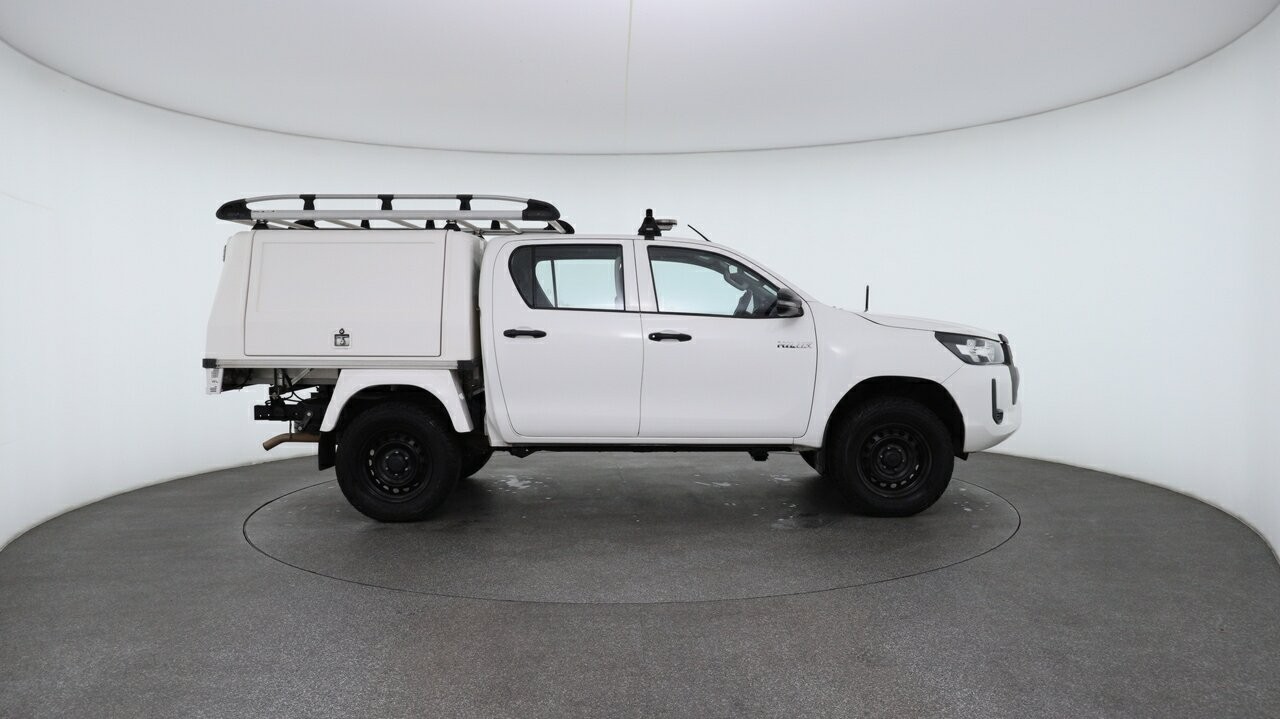 Toyota Hilux image 3