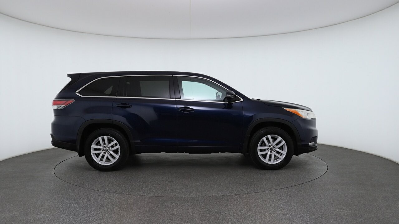 Toyota Kluger image 3