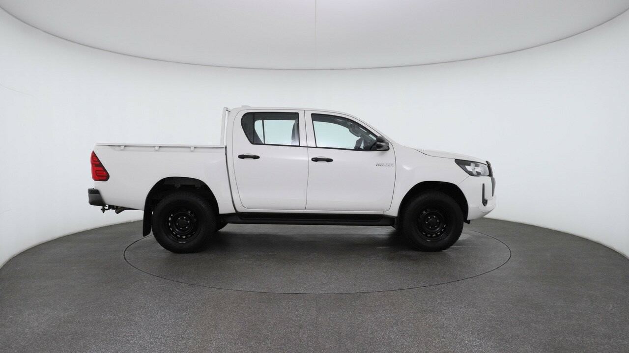 Toyota Hilux image 3