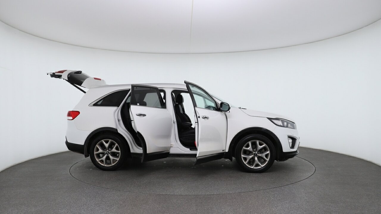 Kia Sorento image 4