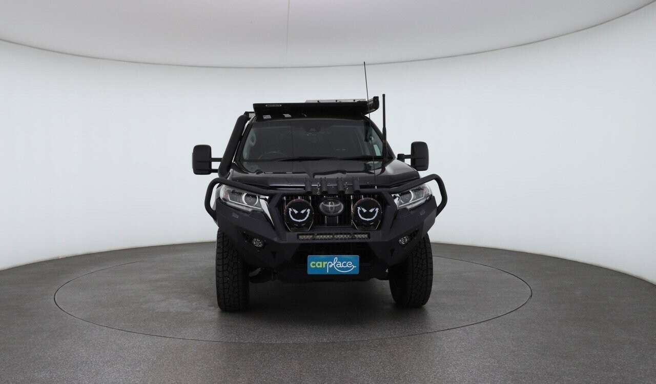 Toyota Landcruiser Prado image 2