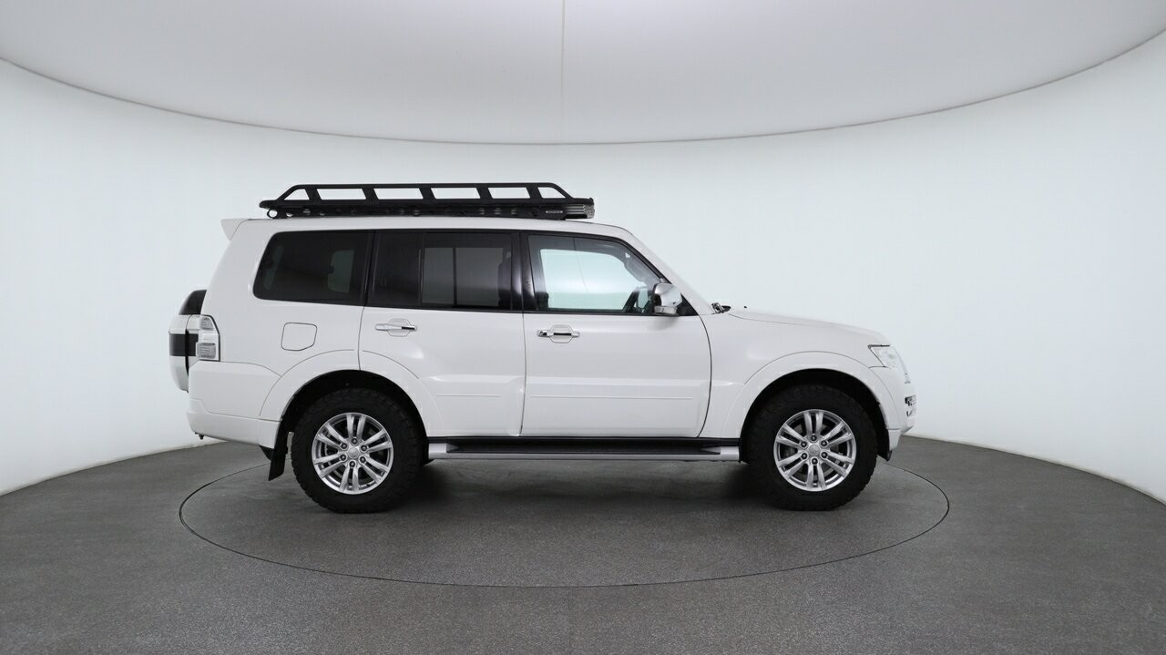Mitsubishi Pajero image 3