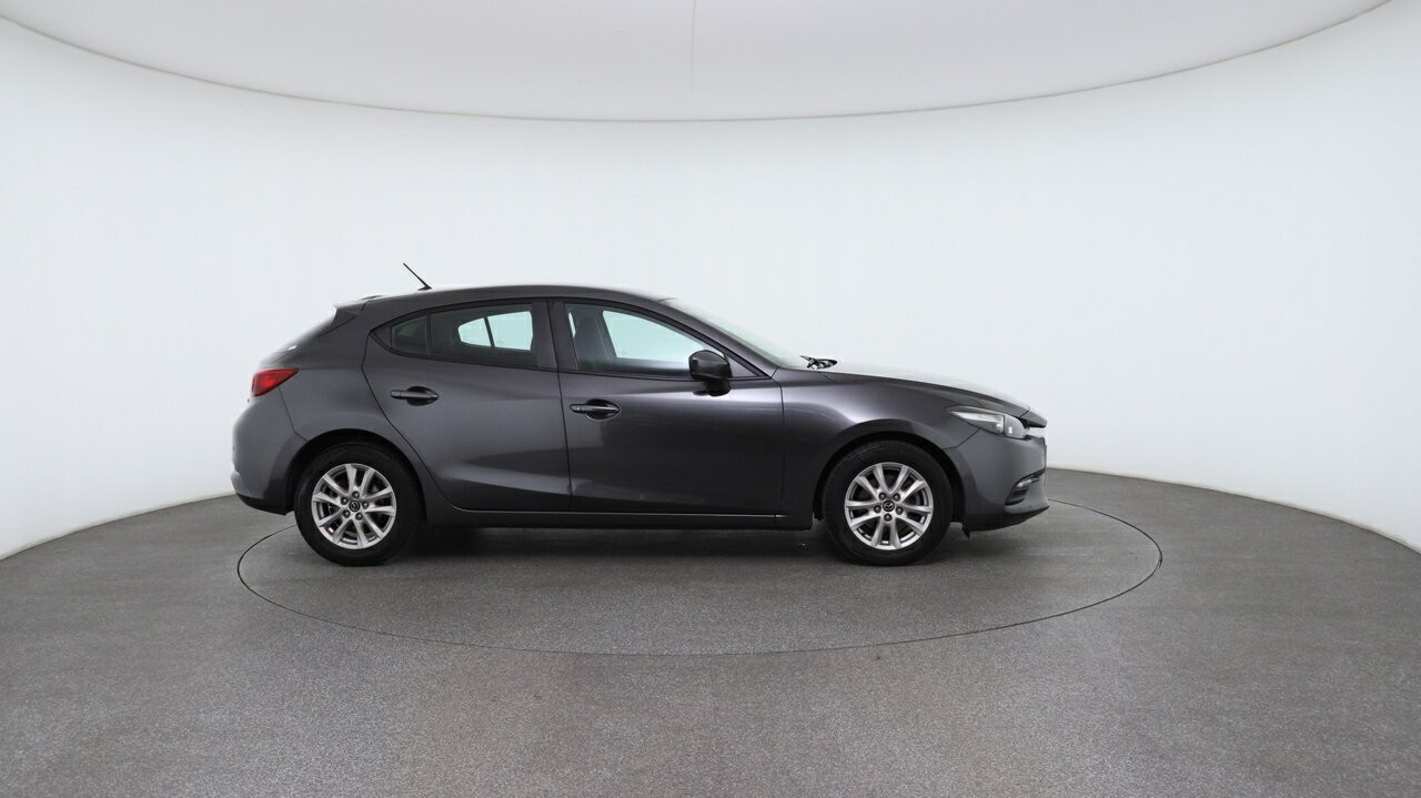 Mazda 3 image 3