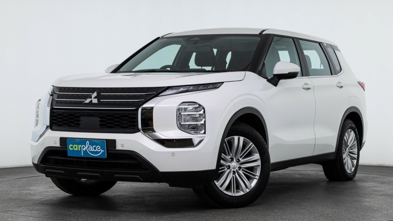 Mitsubishi Outlander image 1