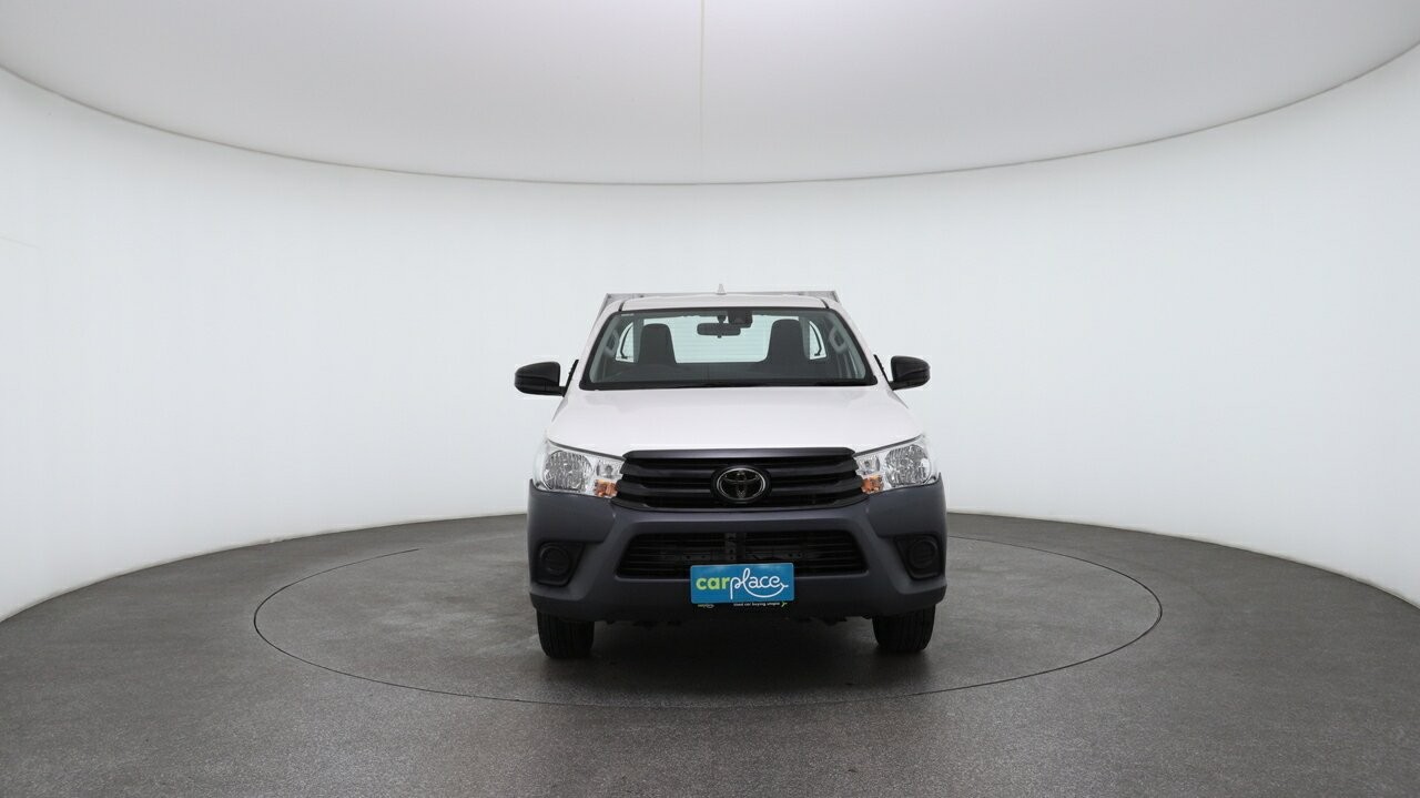 Toyota Hilux image 2