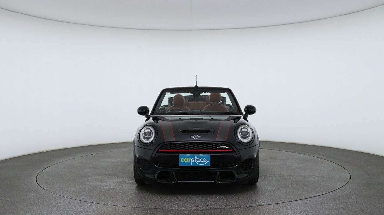 Mini Convertible image 2