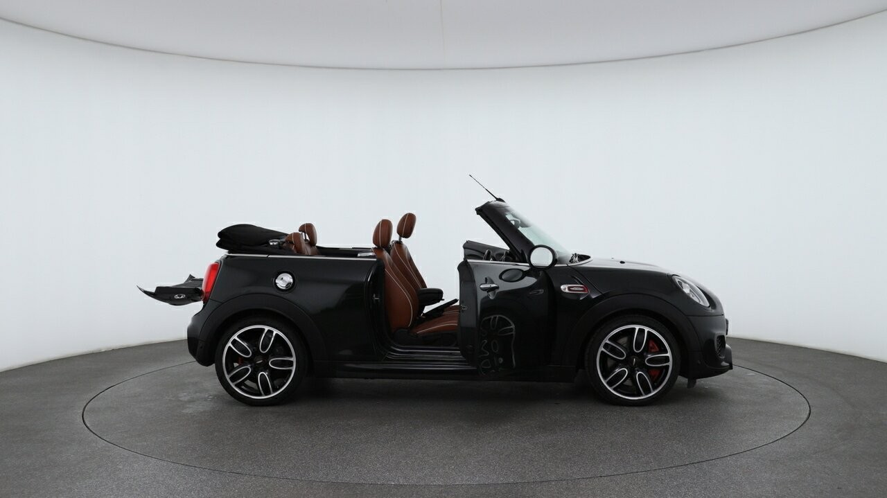 Mini Convertible image 4
