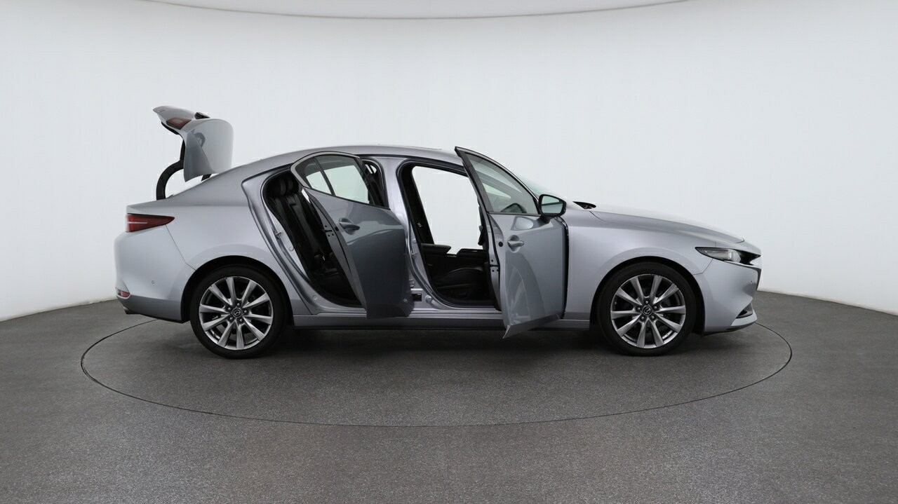 Mazda 3 image 4
