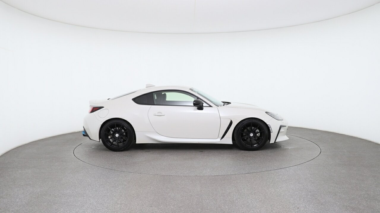 Toyota Gr86 image 3